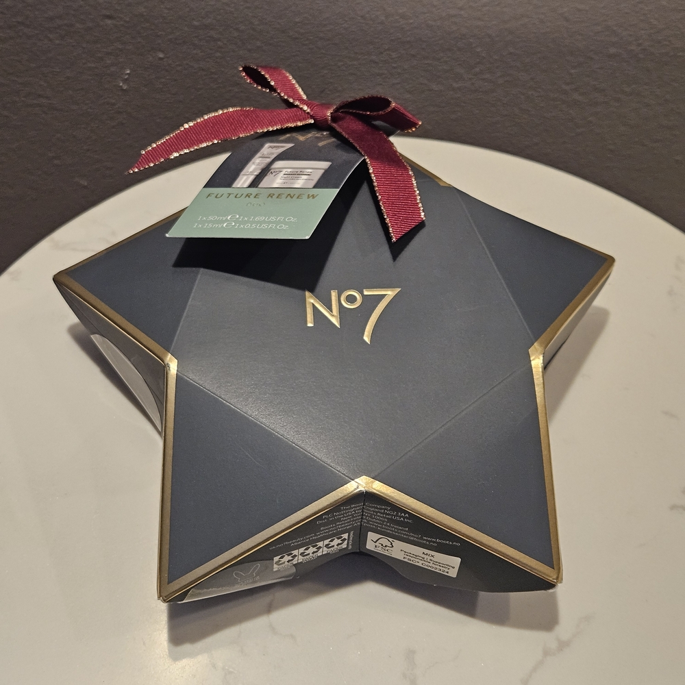 No7 Future Renew Damage Duo Skincare Gift Set